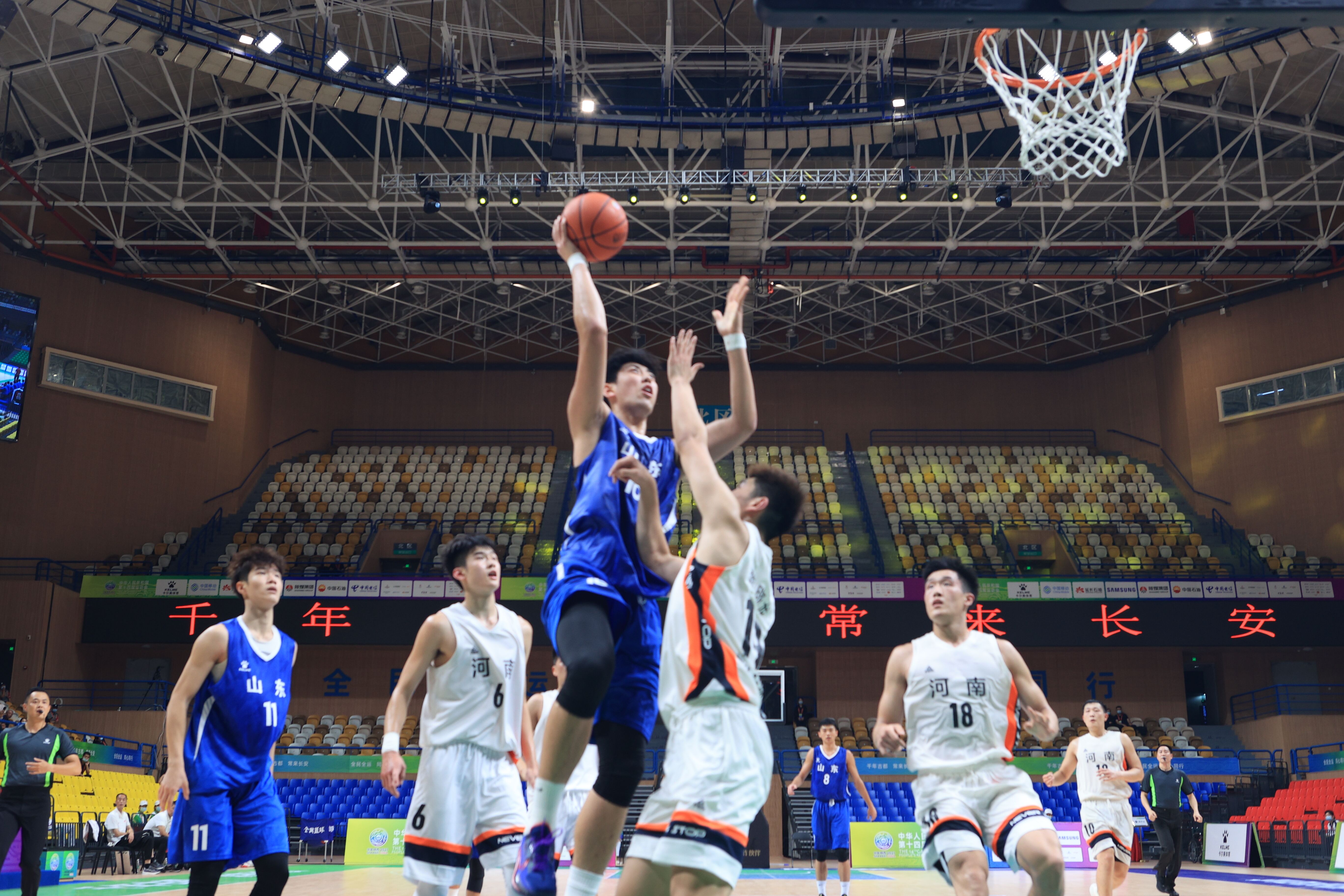 了內線防守