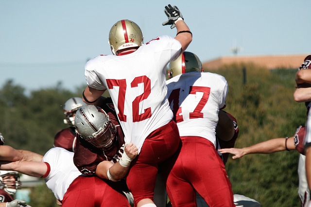 现出色